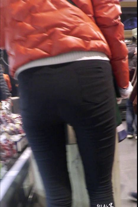 [街拍客视频]jx0257 超市购物的黑色紧身裤翘臀MM